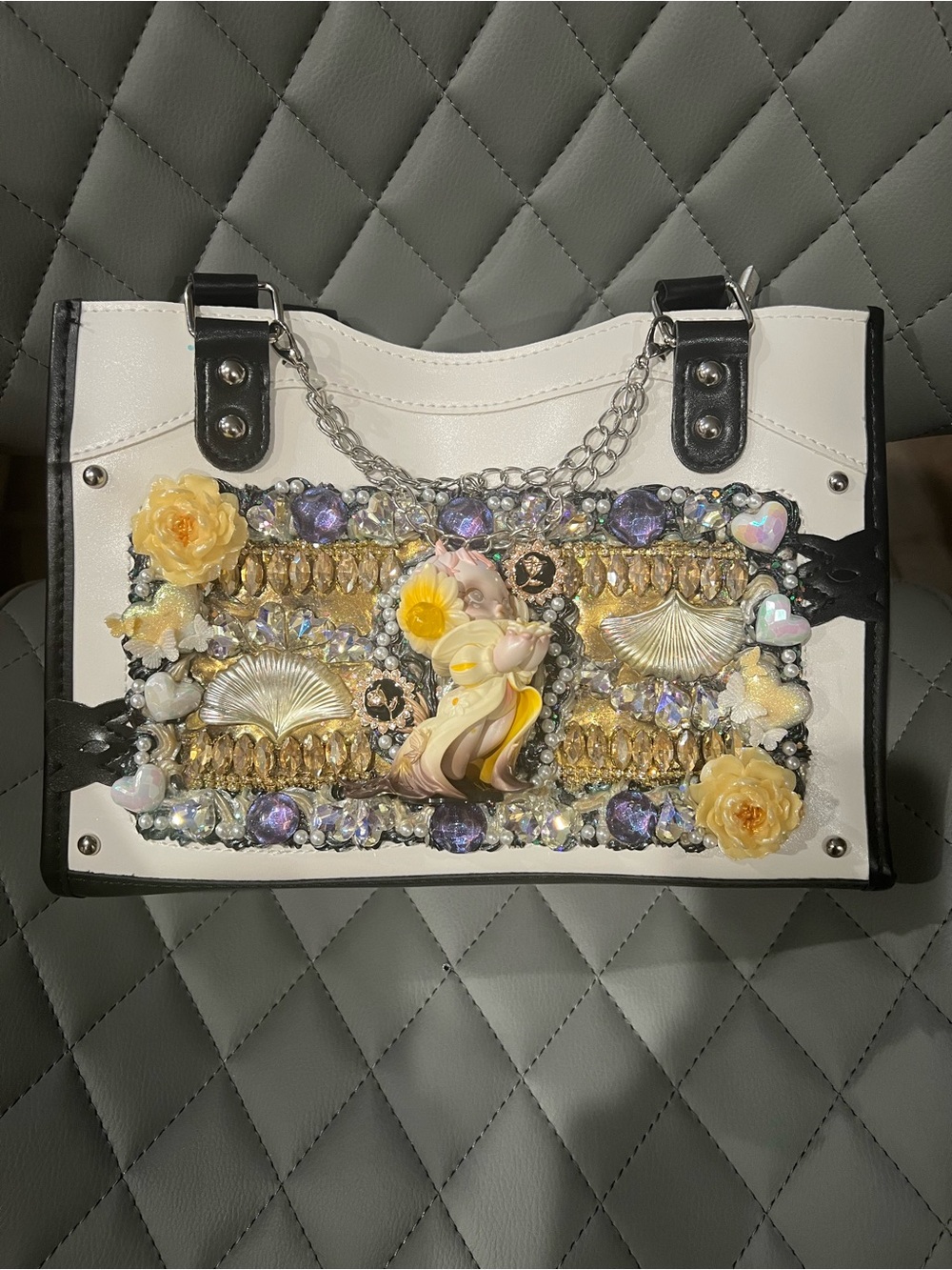 Embellished White & Black Tote with Yellow Floral Accents ❤️brand new!!